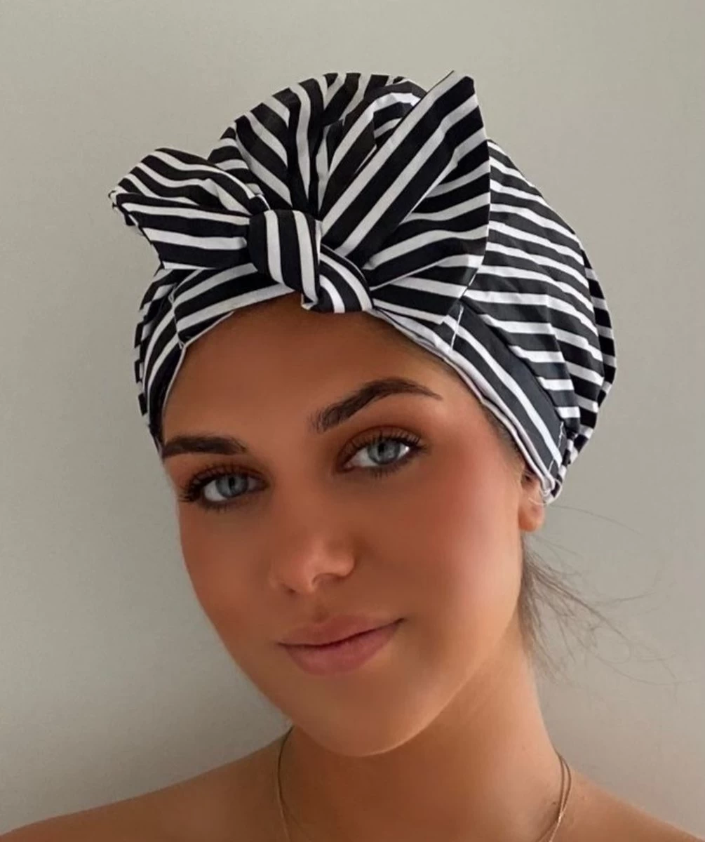 Douchemuts DE MOOISTE -Shower Cap -Black White -Droog Haar -DOUCHEKAPJE 1 STUKS 1 Douchemuts DE MOOISTE -Shower Cap -Black White -Droog Haar -DOUCHEKAPJE 1 STUKS