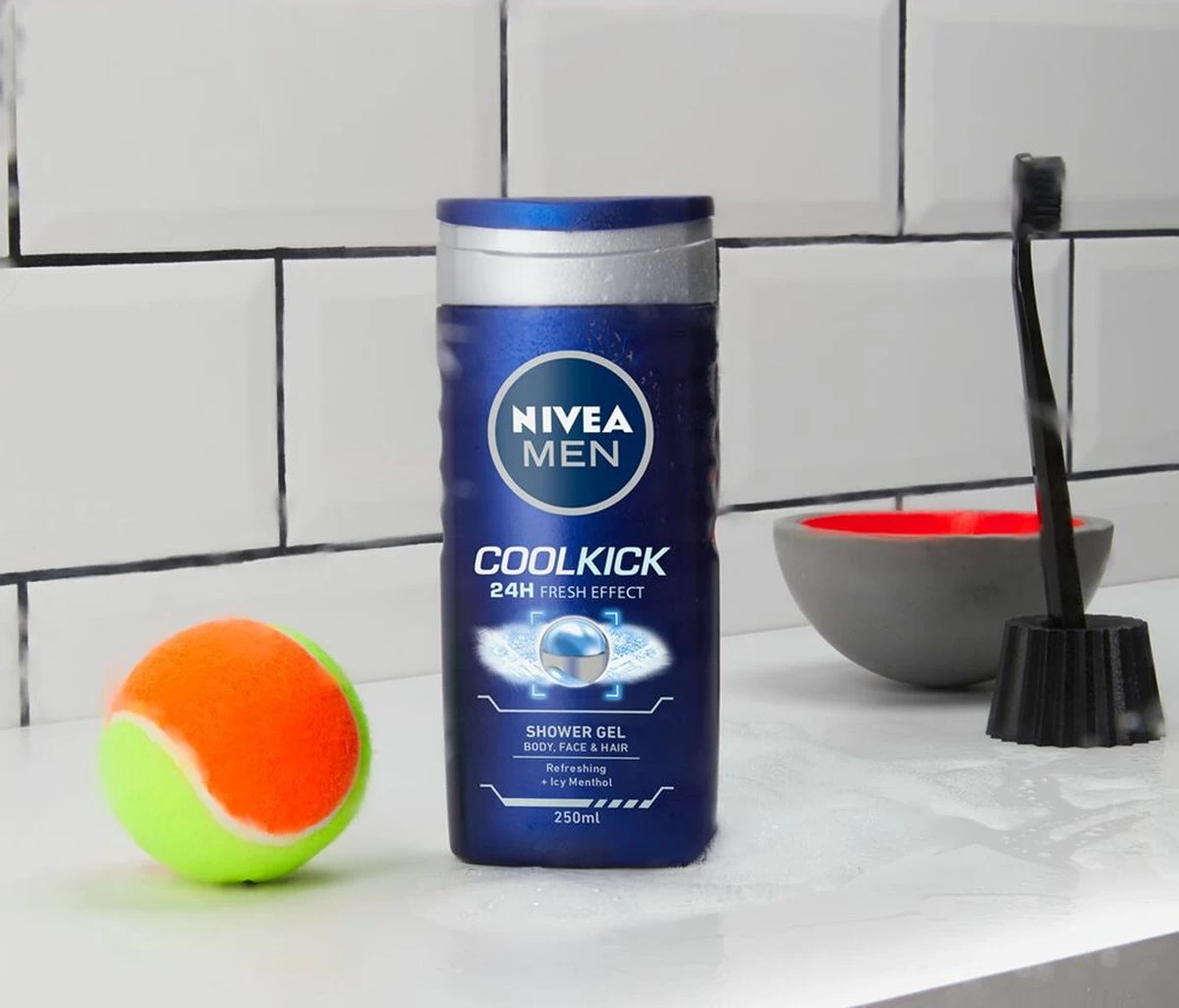 NIVEA MEN Cool Kick Shower Gel - 6 X 250 ML - Voordeelverpakking - Douchegel 4 NIVEA MEN Cool Kick Shower Gel - 6 X 250 ML - Voordeelverpakking - Douchegel - Afbeelding 4