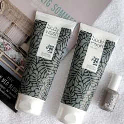 Australian Bodycare Body Lotion 200 Ml - Bodylotion Met Tea Tree Olie Verzorgt En Voorkomt Een Onzuivere En Droge Huid - Vermindert Vlekjes, Puistjes, Jeuk, Jeugdpuistjes, Lichaamsgeurtjes & Zweetvoeten - Geschikt Voor Vrouwen & Mannen -Lichaamsverzorging 1200x1200 252