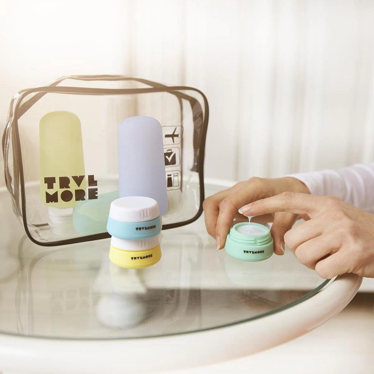 TRVLMORE Reisflesjes Met Etui - Navulbaar - Transparant - 6 Stuks 2 TRVLMORE Reisflesjes Met Etui - Navulbaar - Transparant - 6 Stuks - Afbeelding 2