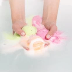 RelaxTub® Bruisballen - Bruisballen Voor Bad - Natuurlijke Kokosboter & Arganolie - Bath Bombs - Badbom - Badballen - Dierproefvrij - 8 X 80g XL Formaat - Inclusief Luxe Cadeauverpakking - Geschikt Voor Volwassene & Kind 15 RelaxTub® Bruisballen - Bruisballen Voor Bad - Natuurlijke Kokosboter & Arganolie - Bath Bombs - Badbom - Badballen - Dierproefvrij - 8 X 80g XL Formaat - Inclusief Luxe Cadeauverpakking - Geschikt Voor Volwassene & Kind -Lichaamsverzorging 1200x1200 929