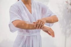 Therme Body Butter Saigon Pink Lotus 225 Gr 6 Therme Body Butter Saigon Pink Lotus 225 Gr -Lichaamsverzorging 1200x801 2