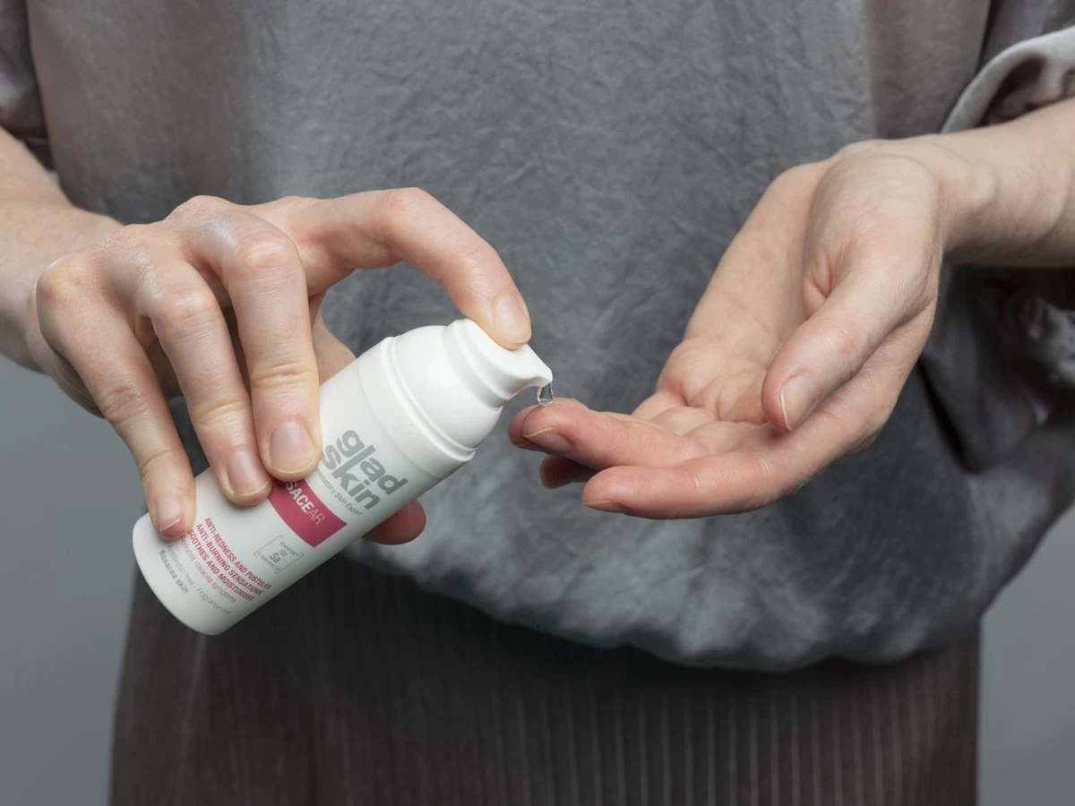 Gladskin ROSACEAR Gel 15ml - Tegen Roodheid, Puisten En Branderig Gevoel - Kalmeert En Hydrateert - Met Staphefekt™ 2 Gladskin ROSACEAR Gel 15ml - Tegen Roodheid, Puisten En Branderig Gevoel - Kalmeert En Hydrateert - Met Staphefekt™ - Afbeelding 2