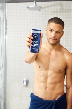 NIVEA MEN Protect & Care - 6 X 250 Ml - Voordeelverpakking - Douchegel 8 NIVEA MEN Protect & Care - 6 X 250 Ml - Voordeelverpakking - Douchegel -Lichaamsverzorging 800x1200 16