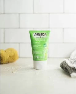 Weleda Berken Pearl Scrub Douchecrème -Lichaamsverzorging 966x1200 1